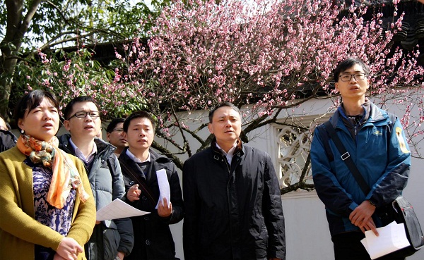 學歌賞梅，圣和踏春